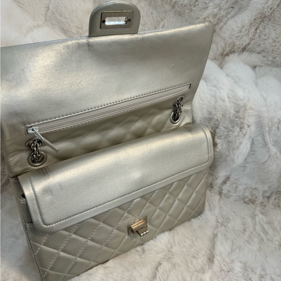 Chanel 2.55 Reissue 226 Silver Flap Bag - Picture 9 of 15